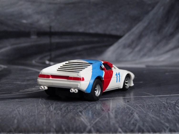 AURORA AFX BMW M1 weiß/blau/rot #11