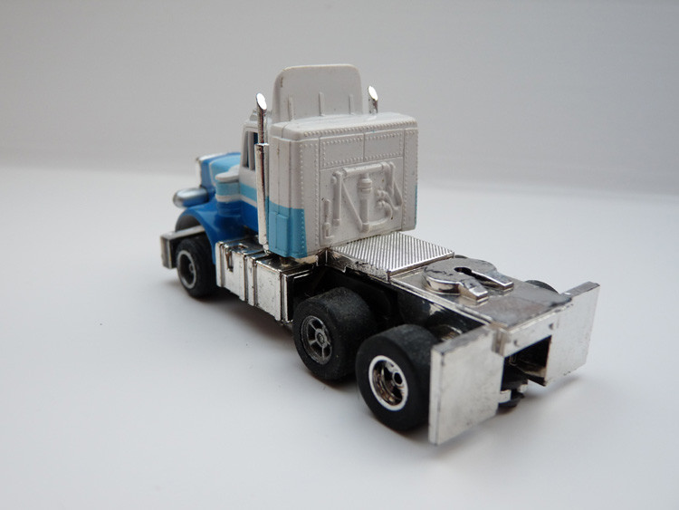 AURORA AFX Peterbilt Truck weiß/blau/hellblau