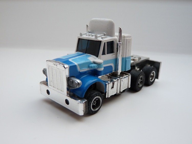AURORA AFX Peterbilt Truck weiß/blau/hellblau