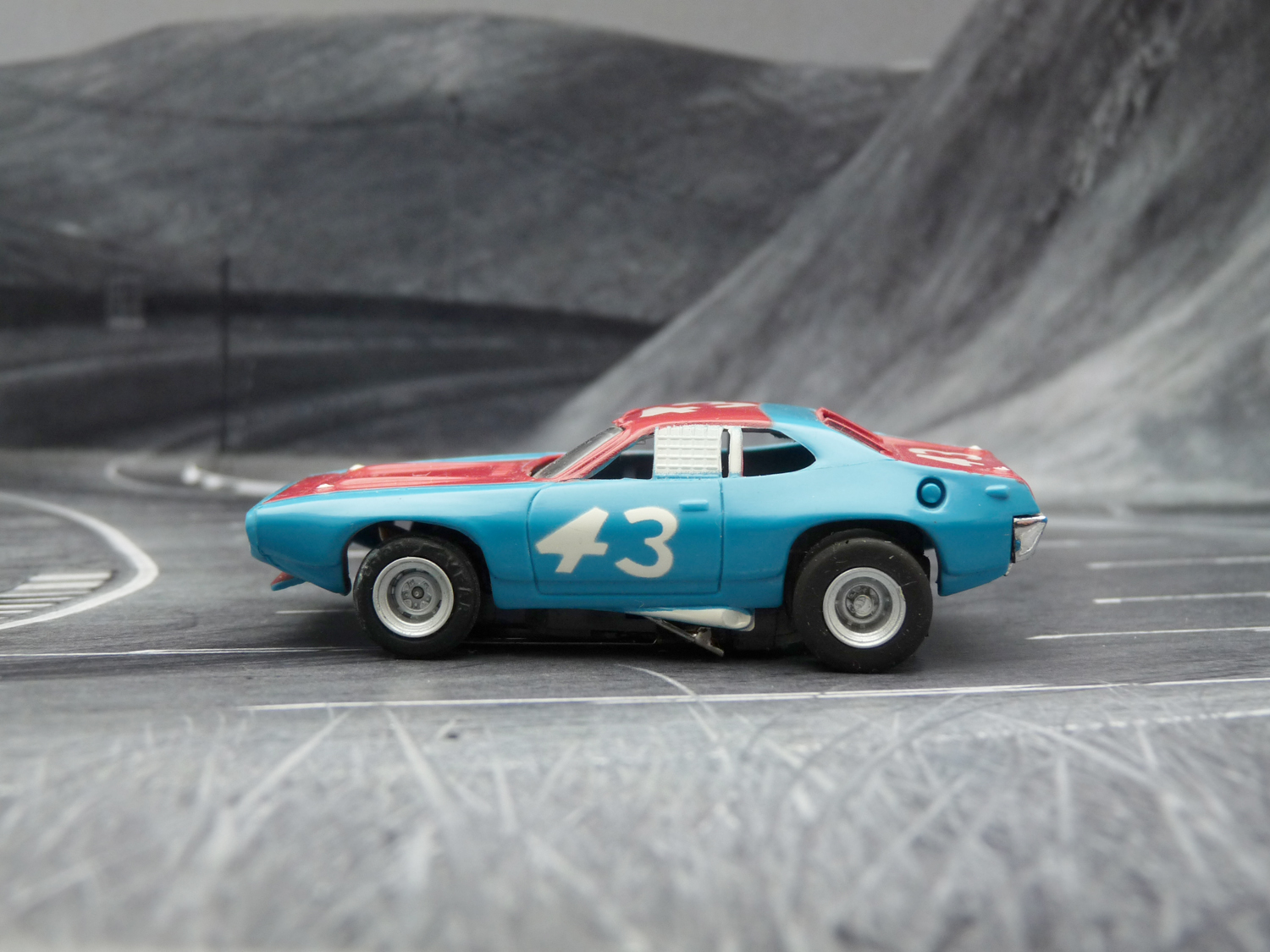 Plymouth Road Runner Stock Car "blue nose"