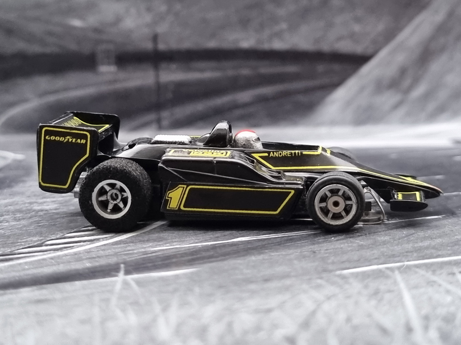 AURORA AFX G-Plus Lotus '79 Mario Andretti #1