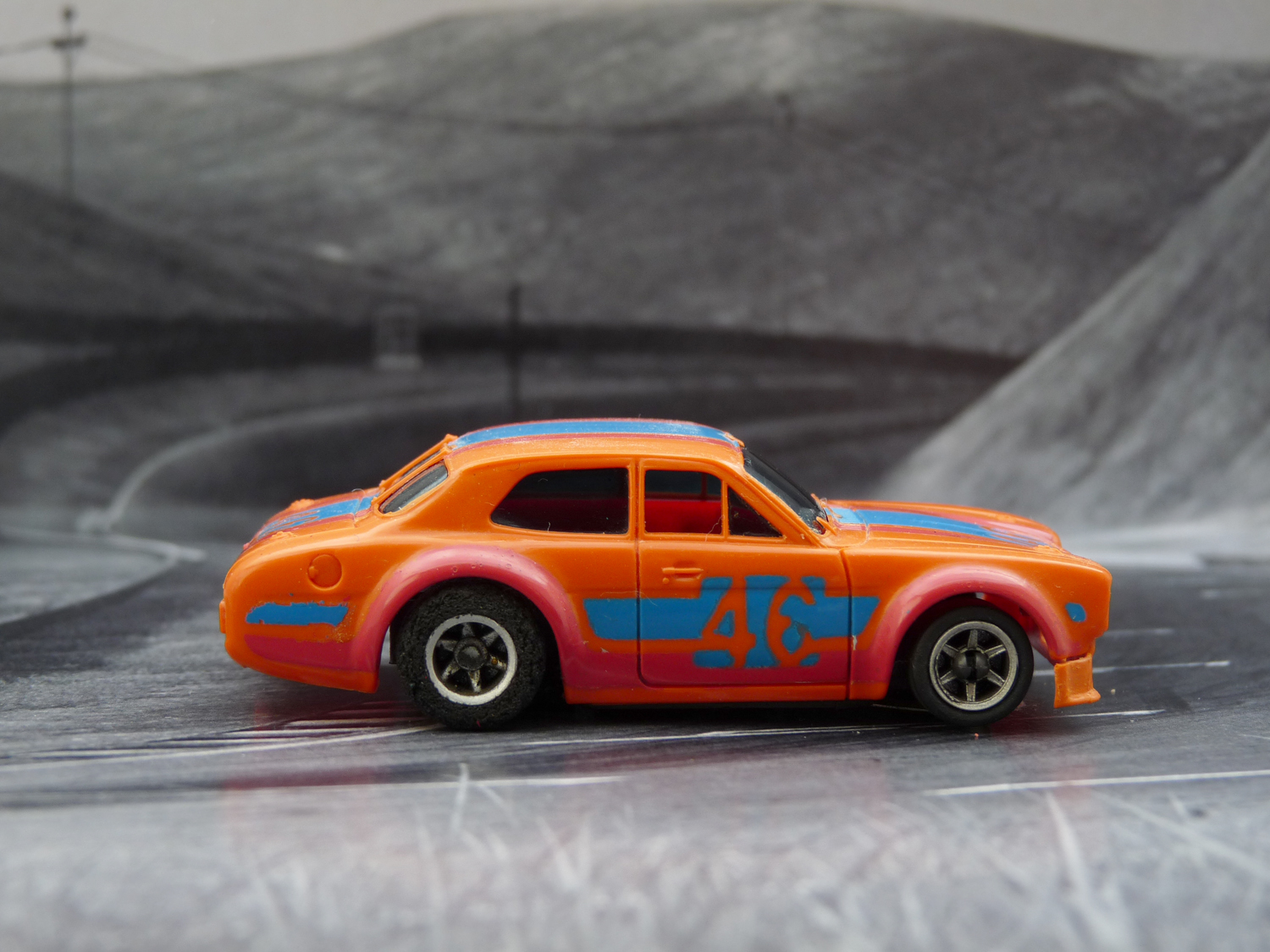 AURORA AFX Ford Escort orange/blau/rot #46