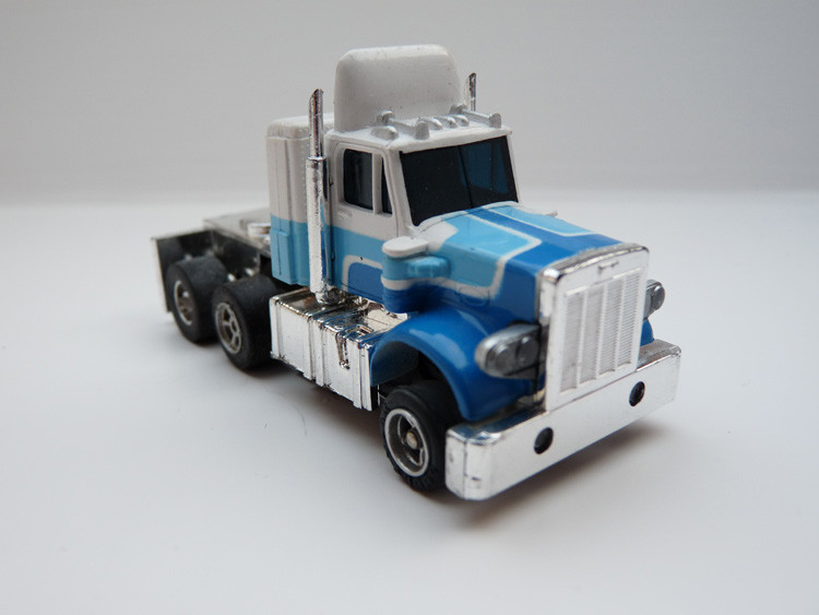 AURORA AFX Peterbilt Truck weiß/blau/hellblau