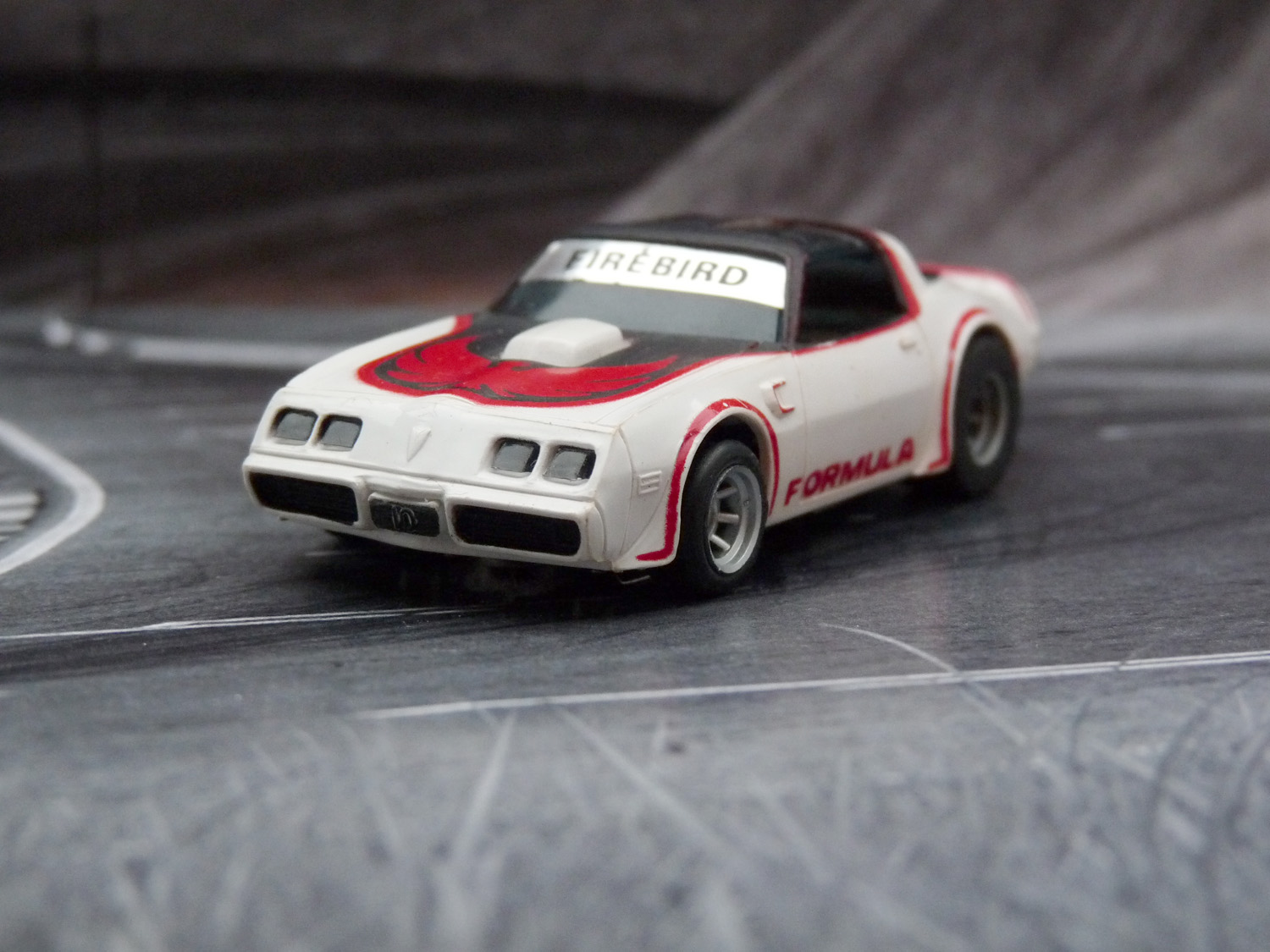 AURORA AFX Firebird weiß/rot