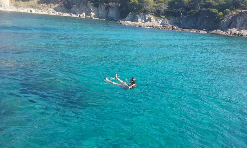 Profitez de l'été indien en louant un bateau au Lavandou dans le Var