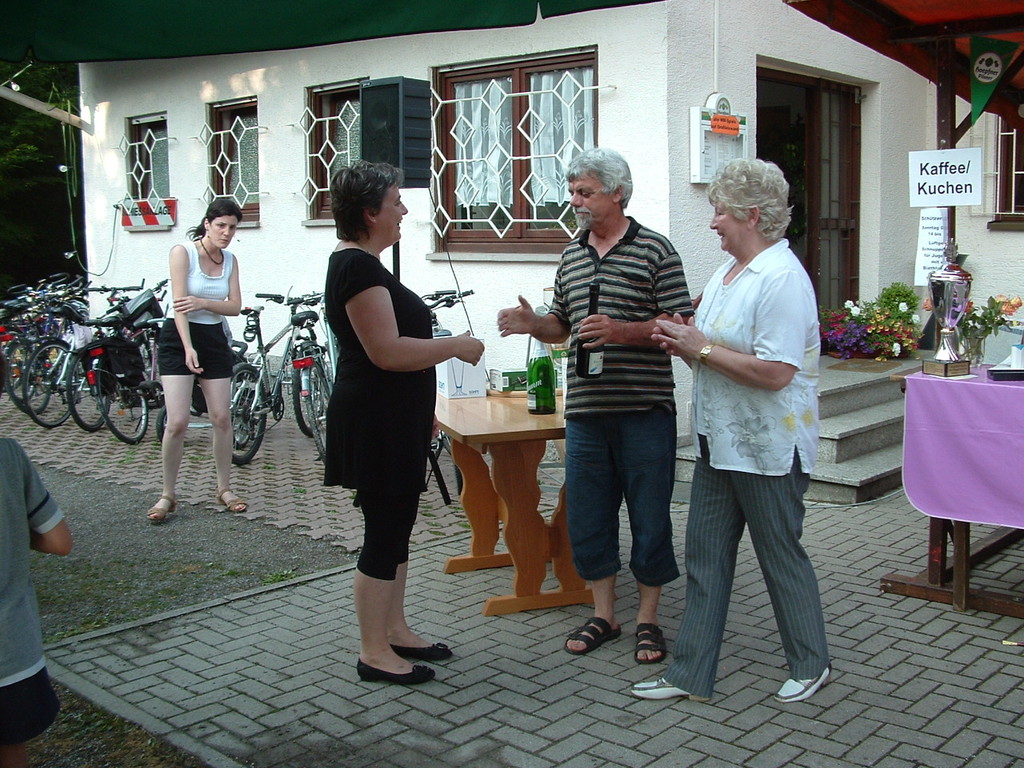 Siegerehrung des Vereins- und Firmenturniers / Dorfschützenkönigsfamilie