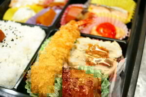 おもてなし弁当”けやき”　1900円