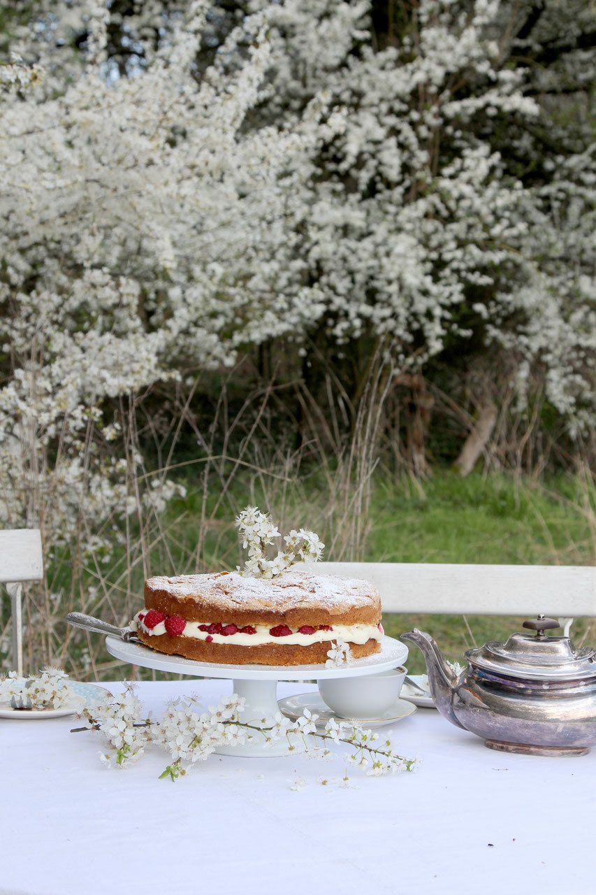 Tea time as with Jane Austen in the spring garden - Hazelnut House