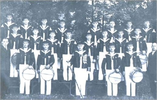 Unser erstes Gruppenfoto Kirmes 1928 am Schloß