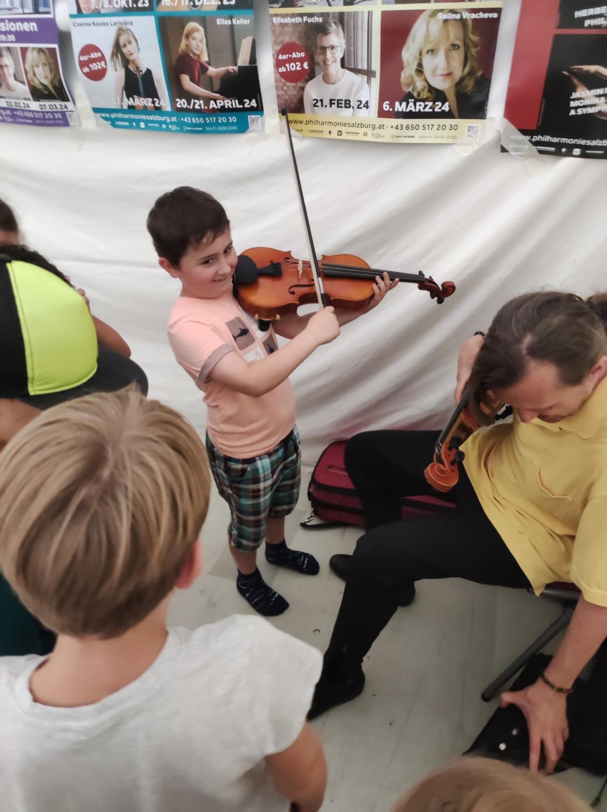 Kinderfestspiele seite der Grundschule Bad Reichenhall St. Zeno