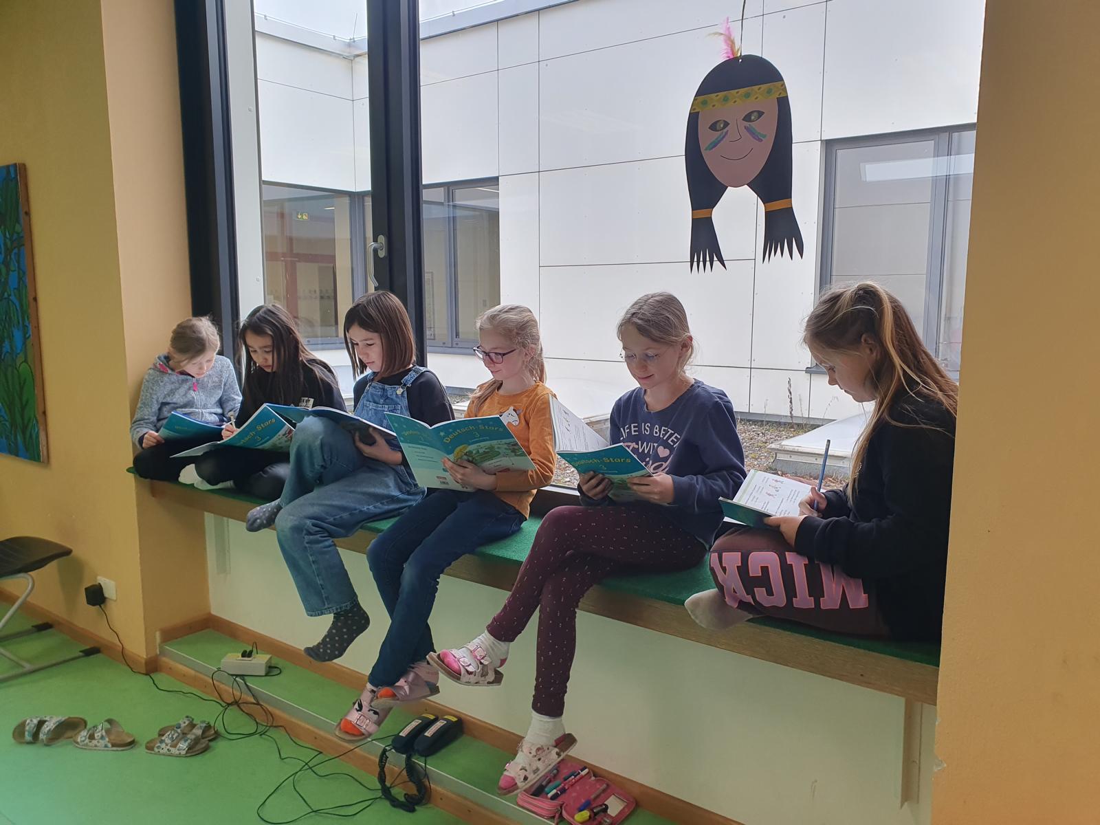 Lesefenster seite der Grundschule Bad Reichenhall St. Zeno/Marzoll