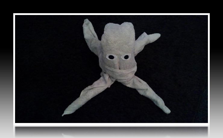 Handtuchfiguren falten Kraken Octopus für deine Zimmerdekoration. Origami mal mit Handtüchern. Falte niedliche Figuren, Tiere und andere Origami Motive aus deinen Badetücher oder Gästetücher. Servietten falten mit Handtüchern. Basteln mit Kindern