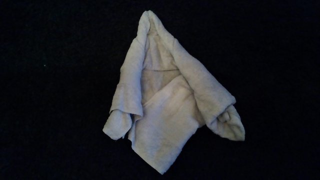 Handtuchfiguren falten Seehund für deine Zimmerdekoration. Origami mal mit Handtüchern. Falte niedliche Figuren, Tiere und andere Origami Motive aus deinen Badetücher oder Gästetücher. Servietten falten mit Handtüchern. Basteln mit Kindern Seehund