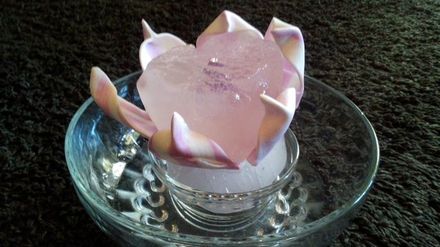 Die Formen beim Schmelzen werden wunderschön und mit Lichteffekten sogar der absolute Wahnsinn.