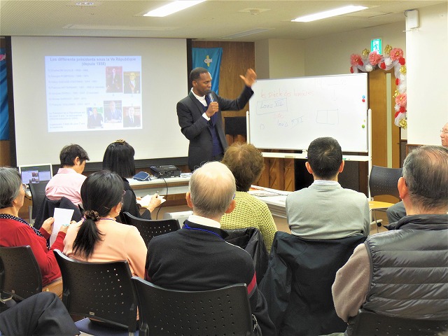 盛人大学国際コース　授業風景