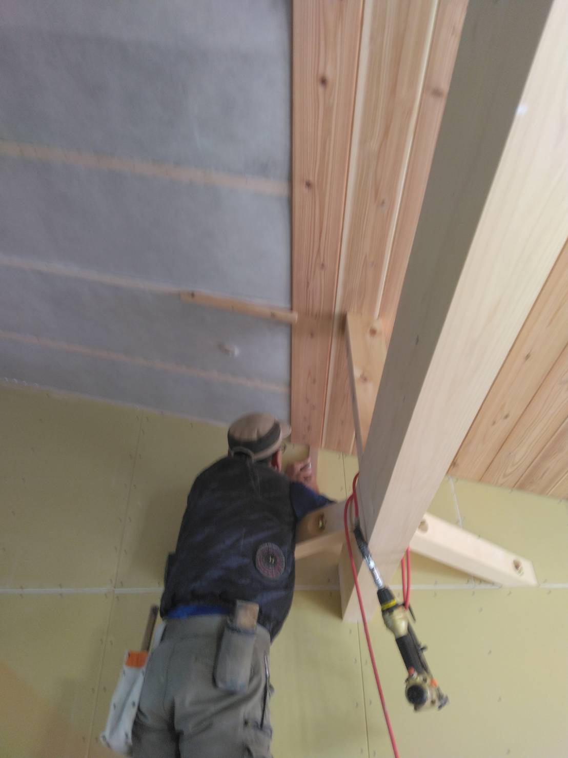 天井の板貼は大工さんにとっては本当に大変な作業