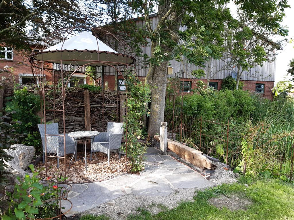 Pavillon am Teich