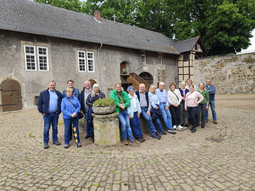 Gruppenbild der Radler (ohne PKW-Anreisende)