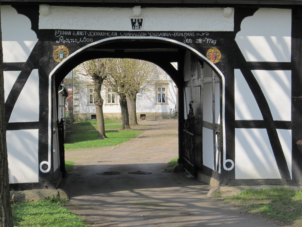 Torhaus von 1699 des ehemaligen Gutshofes