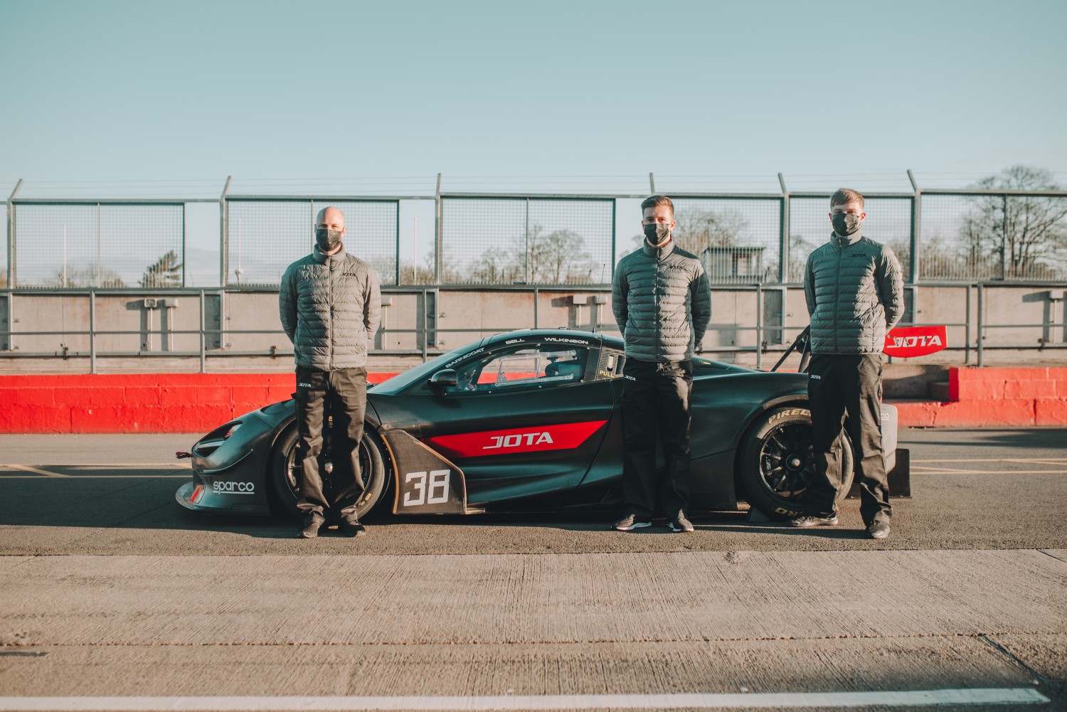 JOTA startet bei der Fanatec GT World Challenge Europe Powered by AWS mit dem 720S GT3 und einem reinen McLaren-Werksfahreraufgebot