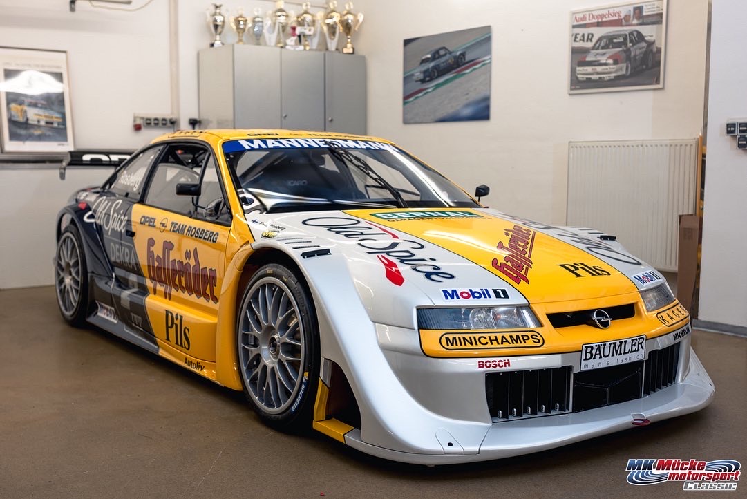 Spektakuläre Premiere im DTM Classic Cup: Der ehemalige Opel Calibra V6 von Keke Rosberg kehrt auf die Rennstrecke zurück