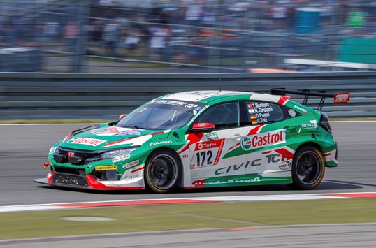 Honda Civic Type R TCR startet beim 24 Stunden Rennen