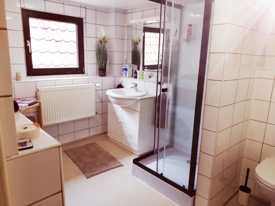 Badezimmer der Ferienwohnung Richter, Bad Bergzabern Blankenborn