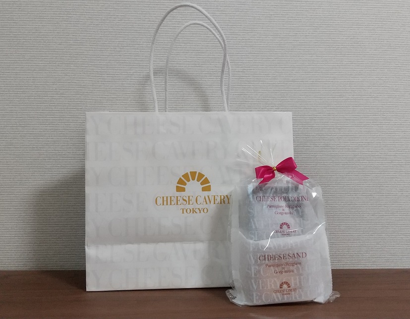 東京風美庵さんの「ＣＨＥＥＳＥ ＣＡＶＥＲＹ ＴＯＫＹＯ チーズサンドクッキー と チーズポルボローネ」（チーズケイベリィ東京）