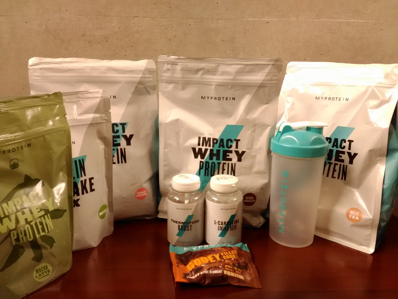 ＭＹＰＲＯＴＥＩＮ（マイプロテイン）さんの「ＩＭＰＡＣＴ　ＷＨＥＹ　ＰＲＯＴＥＩＮのミルクティー・ナチュラルチョコレート・抹茶ラテ」など