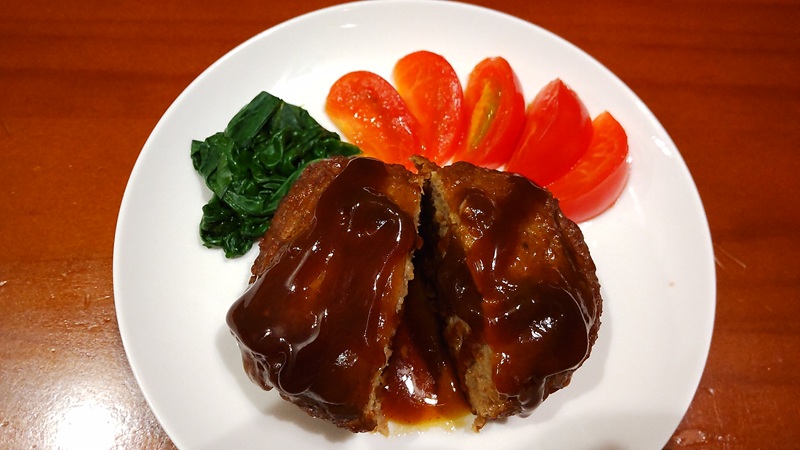 「デカうまハンバーグ 自家製和風ソース」