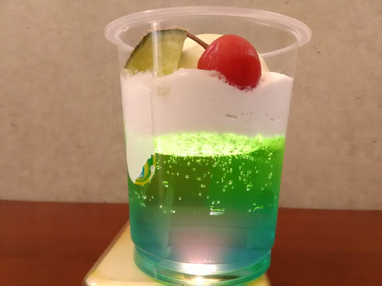 株式会社ドンレミーさんの「メロンクリームソーダパフェ」