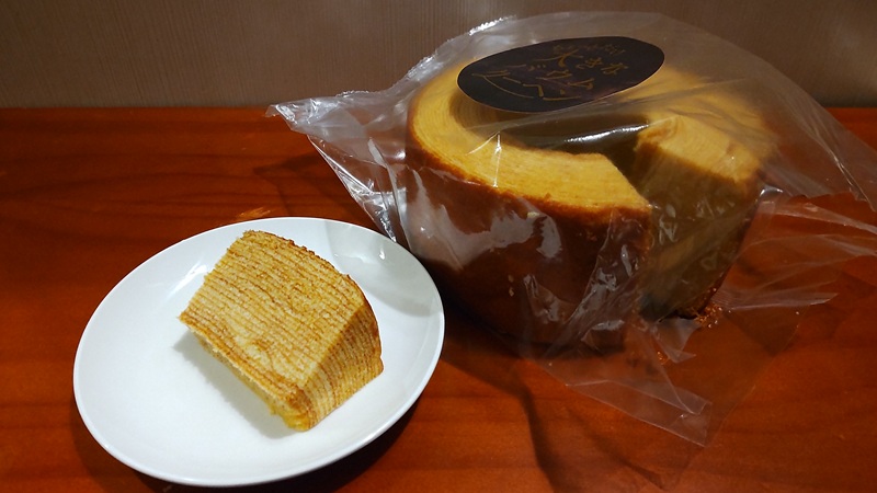 クリート株式会社さん販売の「ちょっとだけ大きなバウムクーヘン」