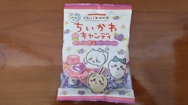 株式会社　早川製菓さんの「ちいかわ キャンディ」ピーチミルク　ブルーベリーミルク