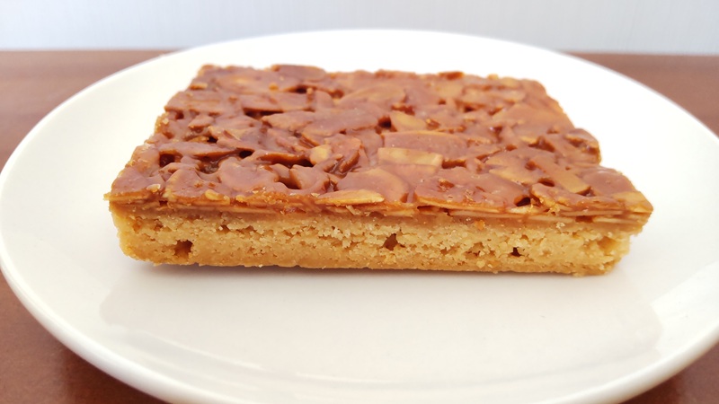 「純生バウムクーヘン」と「焼菓子」
