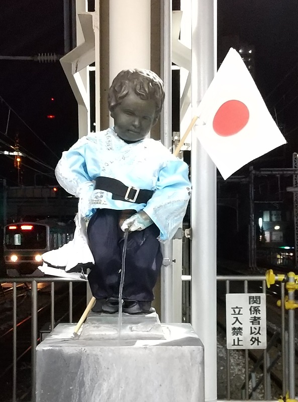 【浜松町駅】マネケン・ピース（平和の人形）～２０２２年２月～ジュリアン君