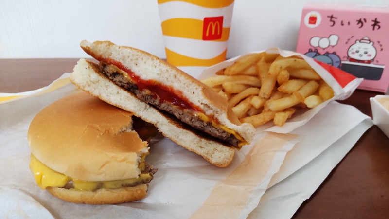 日本マクドナルド株式会社さんのハッピーセット第一弾「ちいかわ」