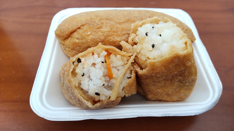 「まごころいなりと果物」