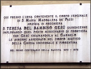 Borgo Pinti - Lapide che ricorda il passaggio di S. Teresina a Borgo Pinti nel 1886