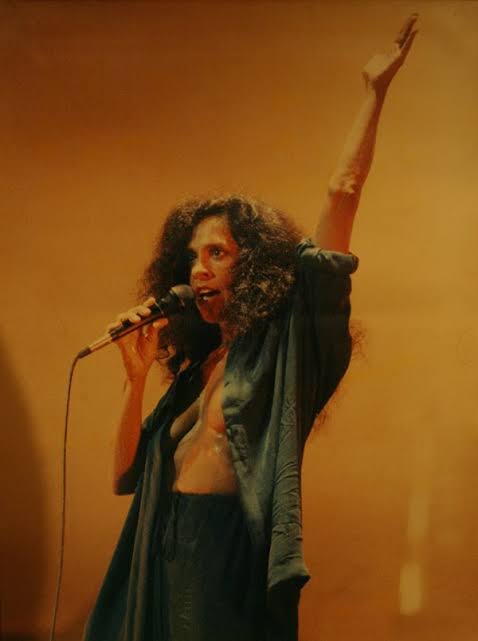 Eine ungewöhnlich-außergewöhnliche Kraft: Die "Força Estranha" von Gal Costa