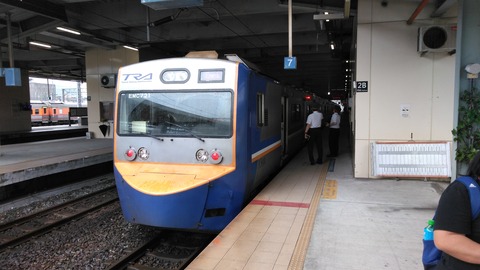 台湾　(Nゲージ) 鉄支路模型　EMU700 電車 5 鐵支路(TOUCH-RAIL) 臺鐵EMU700 8両セット 台湾 台湾(Nゲージ)