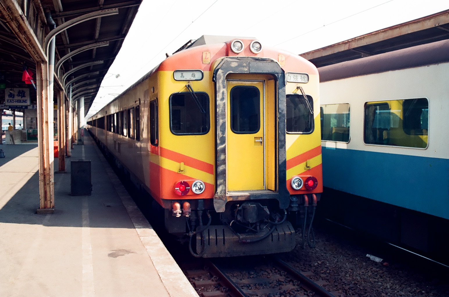 EMU300 電車自強号 - 南洋物産株式会社 NANYO BUSSAN CO.,LTD EMU300 電車自強号 - 南洋物産株式会社 NANYO BUSSAN CO.,LTD