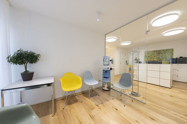 Fotos von Arztpraxen, Businessfotografie, Werbefotograf, Fotograf Basel, professionelle unternehmensfotografie, corporate fotografie, Hausarzt Praxis Fotos