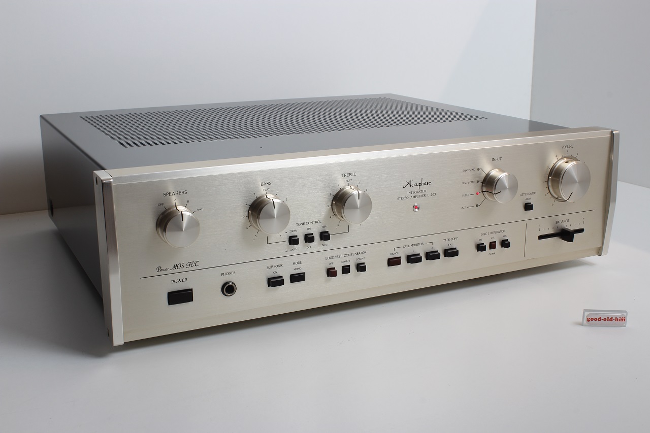 Accuphase E-203