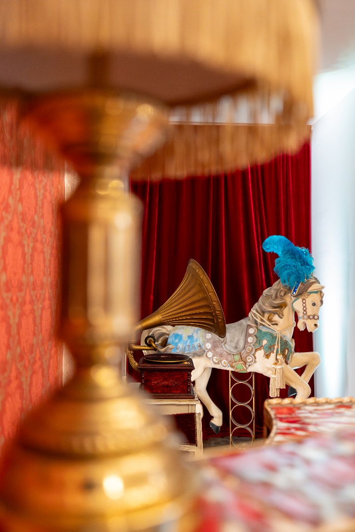 Vintage Einrichtung bei der Soirée Décadence in Düsseldorf