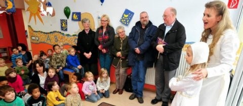 Überrascht mit Ständchen: Elisabeth-Solistin Barbara Döring mit Tochter Maria als Kind Elisabeth. BILD: Peter Lisker