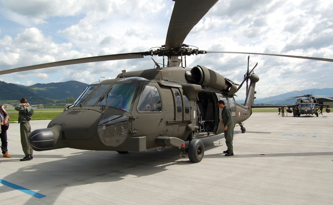 12 neue Mehrzweck- und 6 Schulungshubschrauber sowie Aufstockung der Black-Hawks von 9 auf 12 Stück! 