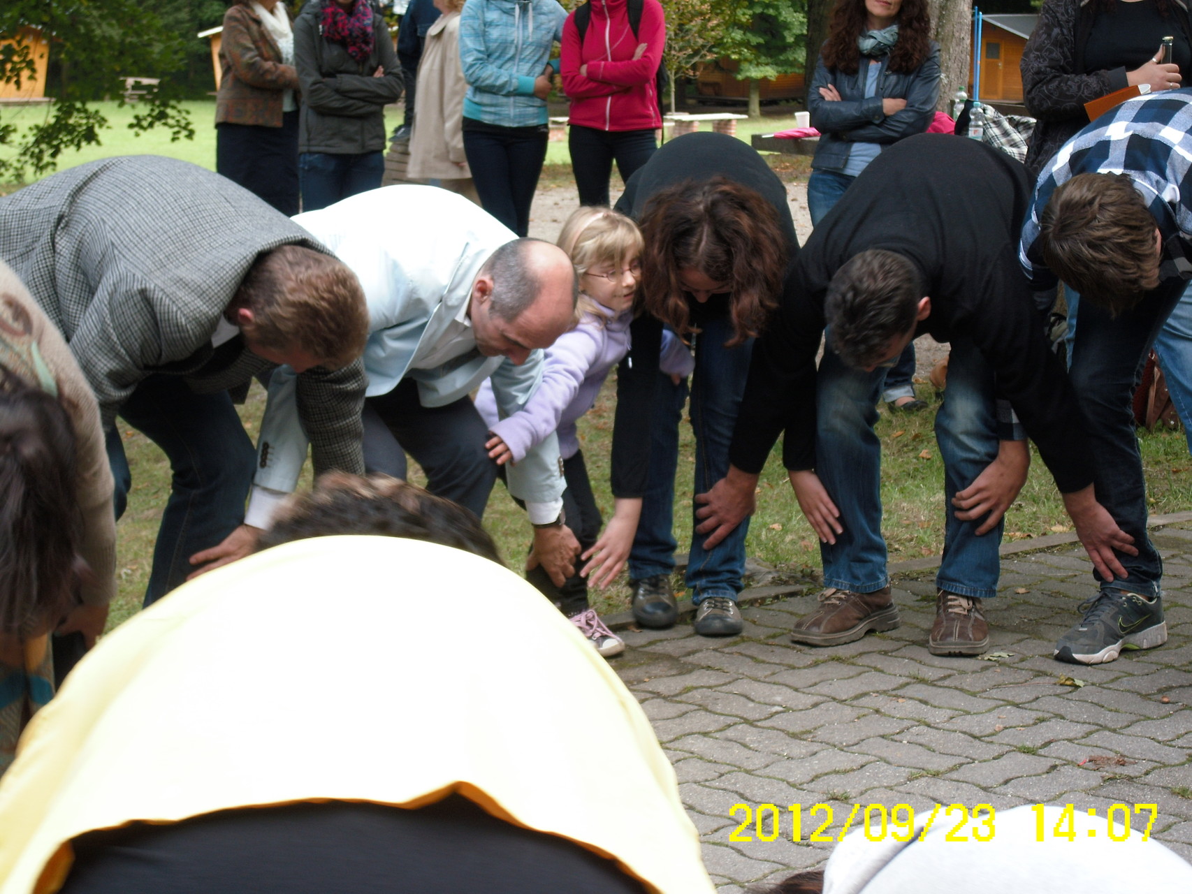 Wir tanzen jetzt den Lapadu - Präsentation des Fröhlich bunten Liederbuches am 23.09.2012