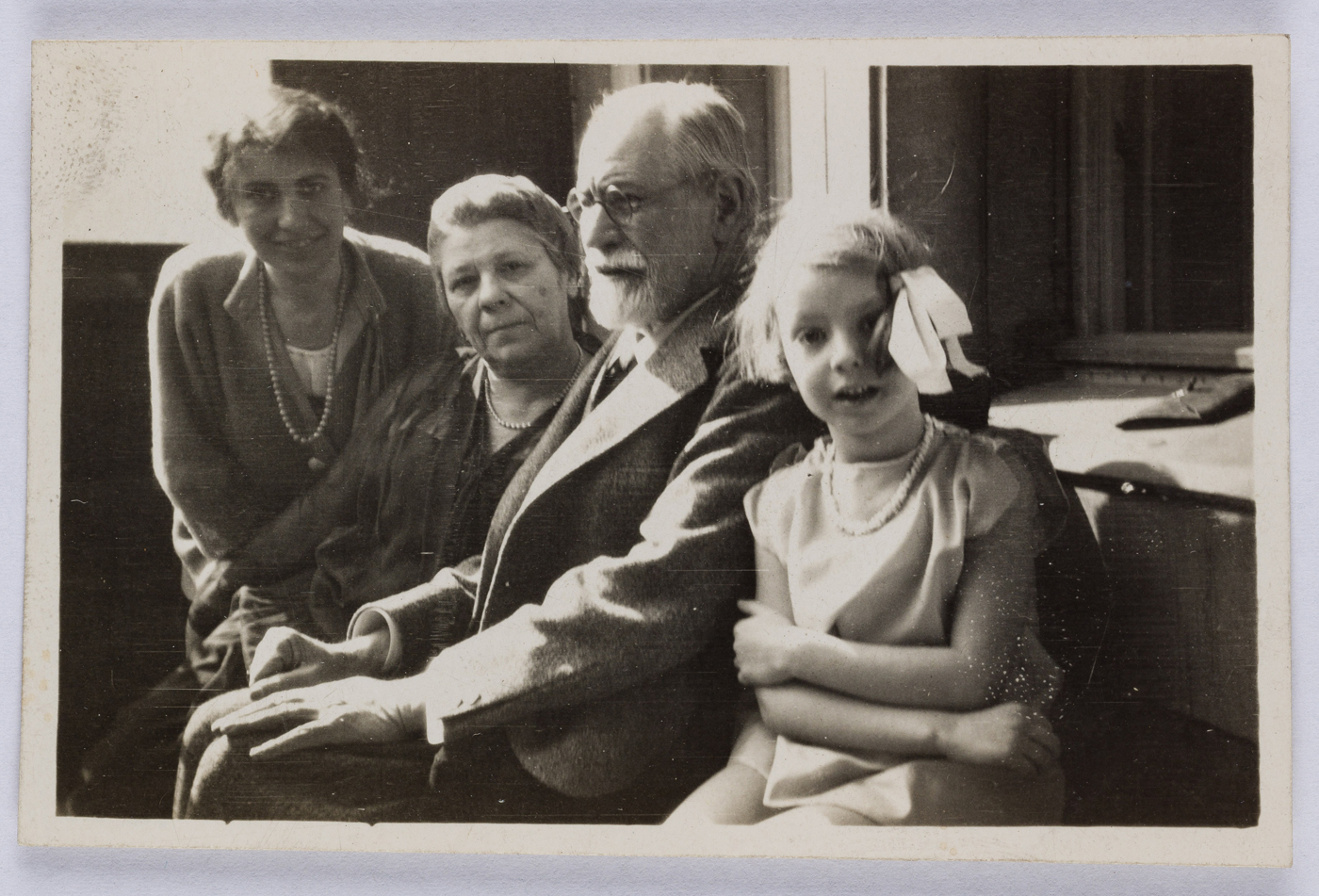 Anna Freud, Marie und Sigmund Freud und Angela, Bamberger Str.5