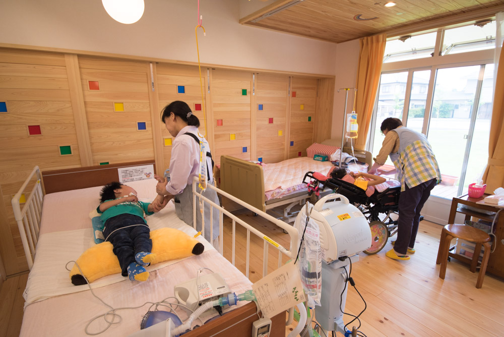 日中一時支援うりずん 重症障がい児者とその家族を支えます。