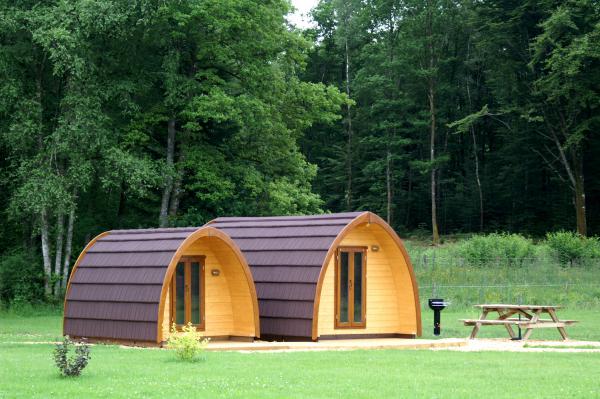 Mobil home en bois design de différentes tailles